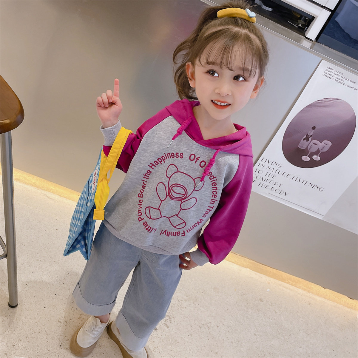 Girl Thick T-Shirt Spring Autumn 2022 New Female Baby Foreign Pie Autumn Clothes Children Middle version Lianhood plugging shoulder sleeves Upper clothes