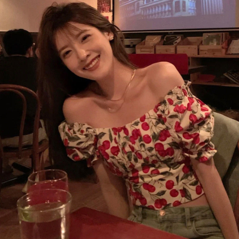 Slightly Sweet Miu-Style Cherry Print Shirt for Women with Puff Sleeves, Off-Shoulder, Tie-Up, Backless, High-Waisted, Short Pure Cotton Top Slightly Sweet Miu-Style Cherry Print Shirt for Women with Puff Sleeves, Off-Shoulder, Tie-Up, Backless, High-Waisted, Short Pure Cotton Top
