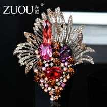 Crystal brooch high-end womens three-dimensional flowers retro palace pin coat temperament elegant corsage accessories sweater chain