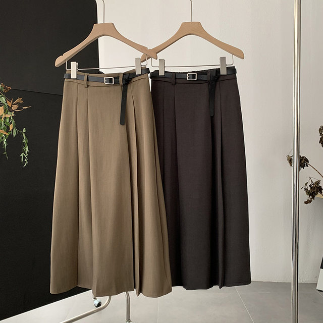 A-line commuter style pleated suit skirt