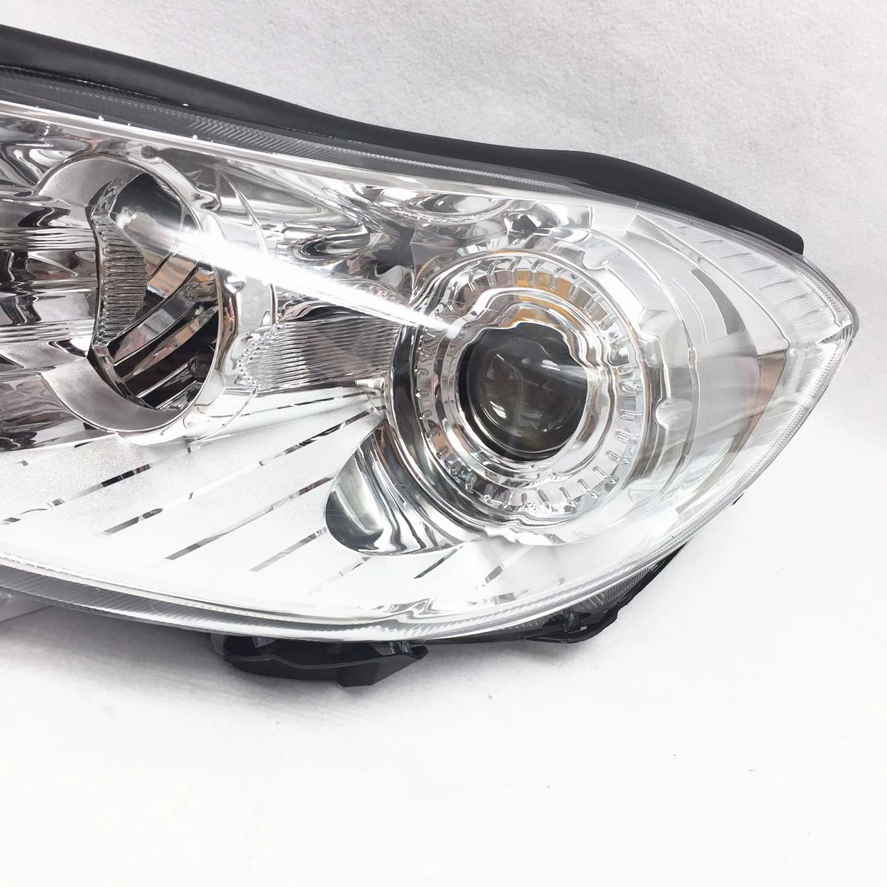 Suitable for 12-13 models C50 combination headlight assembly Great Wall Motor Tengyi C50 living room light C50 headlight