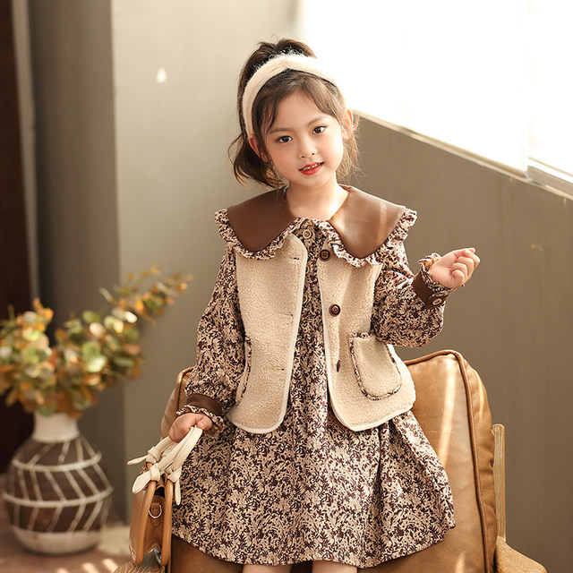 Girls' lamb wool coat dress suit 2022 autumn and winter models big children's wool vest long-sleeved floral two-piece set