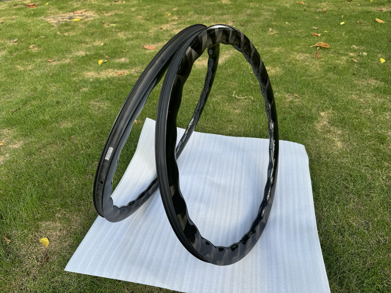Ultra-Light Carbon Fiber Road Bike Rims, Bicycle Wheelset, Wave Rims, Butterfly Pattern, Lightweight Self-Built Disc Brake Rims
