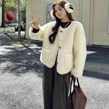 Loose, slim, fashionable round neck, versatile fur all-in-one