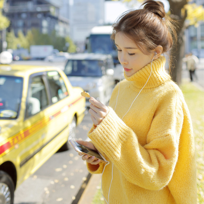 Korean 2024 Autumn and Winter New Yellow Turtleneck Sweater for Women, Pullover, Loose, Lazy Style, Outerwear, Thickened, Mid-Length