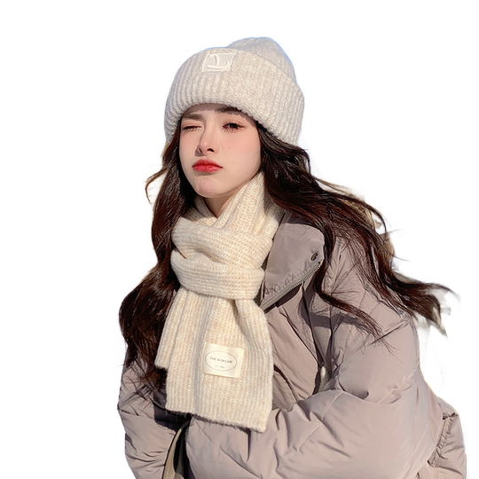 Versatile warm and face-showing small knitted hat