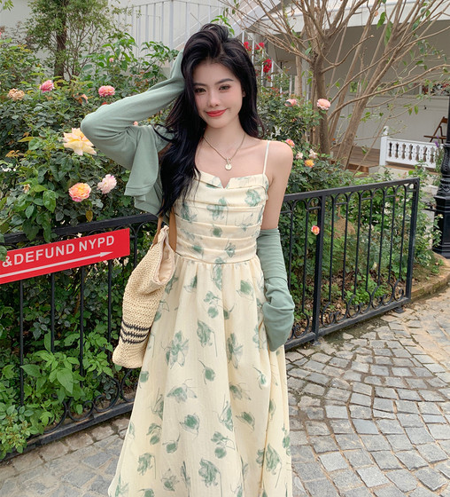 小吉家大码女装高级感绿色碎花吊带连衣裙长袖防晒开衫显瘦两件套