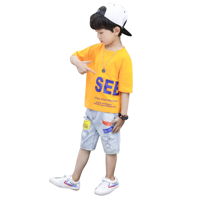 Bé trai Summer Outfit 2020 New Kids Handsome Và Stylish mùa hè ngắn tay áo mõm quần áo hai mảnh của trẻ em.