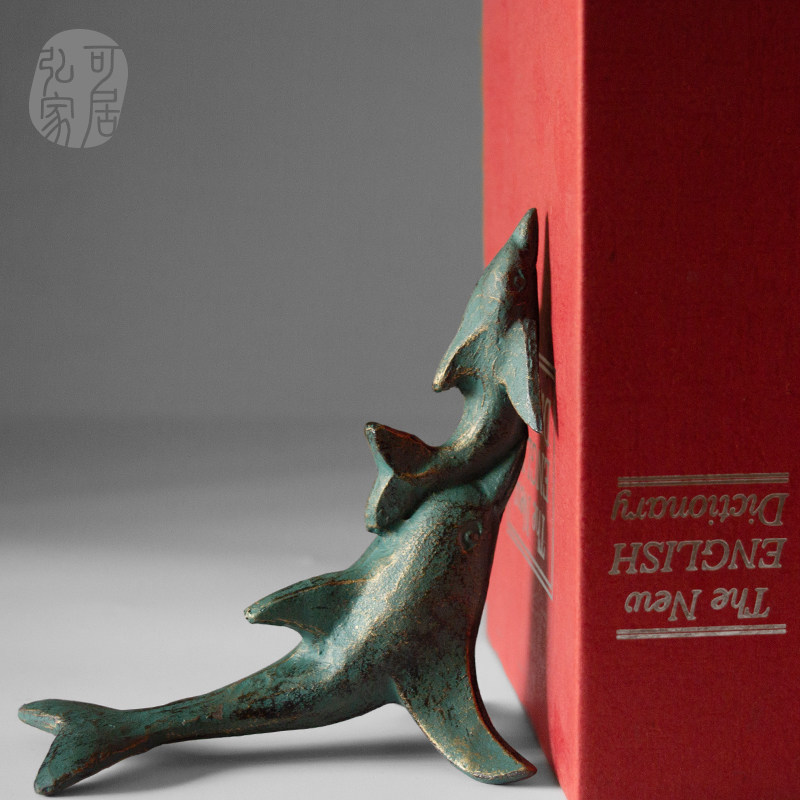 Dolphin Cast-iron Books Leaning On Clips Book Shelves Creative Book Stalls Read Single Desktop Bookshelves Bookcase for a Decorative Wine Cabinet