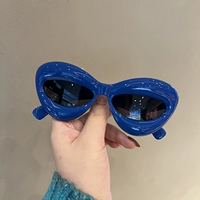 Синий из губ (модель для взрослых)