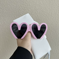 Преувеличенная любовь розовая