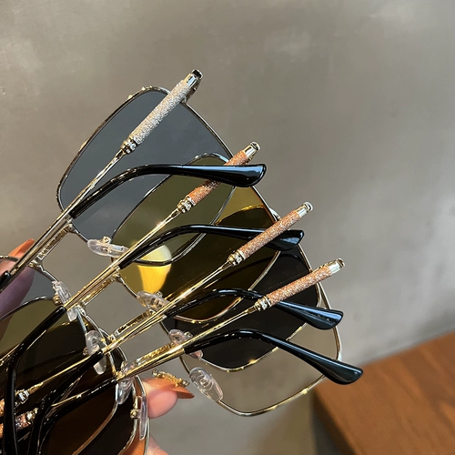 Черные квадратные ретро металлические солнцезащитные очки, в корейском стиле, популярно в интернете, коллекция 2022