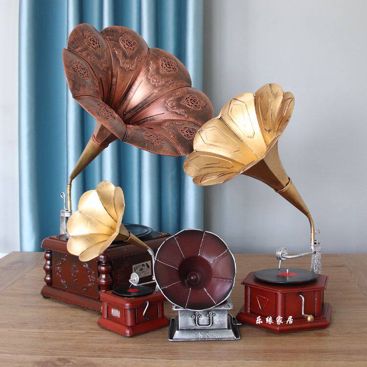 Eurostyle Creative American Vintage Old Fashioned Iron Art Record Grammy Machine Model Photographic Props Shop Window Display Pendulum