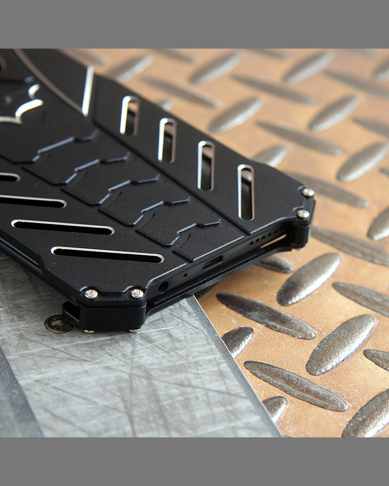 R-Just Batman Shockproof Aluminum Shell Metal Case with Custom Batarang Stent for OPPO R15 & OPPO R15 Dream Mirror Edition