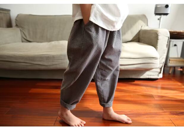 Quần áo trẻ em mới mùa xuân và mùa hè Trẻ em cotton và vải lanh kẻ sọc quần harem bé gái quần muỗi bé trai quần củ cải mỏng - Quần quần baggi bé gái