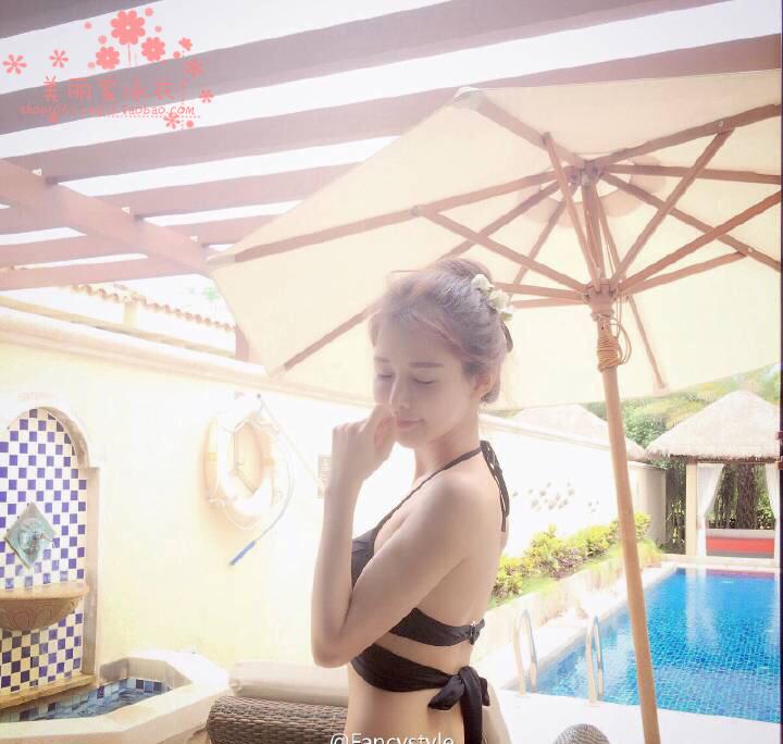 2018 mới lưới màu đỏ lạ mắt với cùng quý cô gió đen thép tấm ngực nhỏ tụ tập bikini bên bờ biển bikini bộ đồ tắm biển nữ
