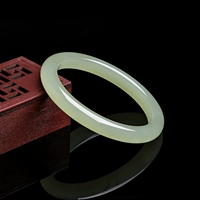 Китайская зеленая нефритовая нетрадиционная модель (диаметр браслета составляет около 9,3 мм)