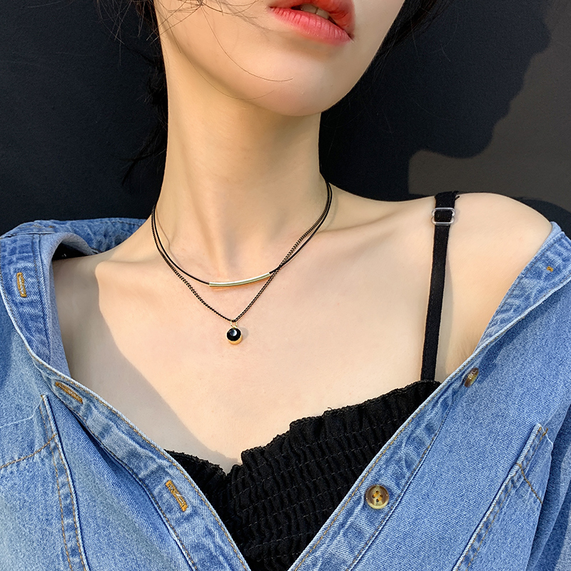 Clavicle chain Black dark black European and American style necklace Female ins cold wind sweater neck sweater chain 2021 new