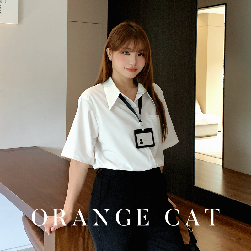 Little Orange Is a Cat-Themed White Short-Sleeved Shirt for Summer, Professional Formal Shoulder-Length Top, Interview Shirt for Women 100kg Little Orange Is a Cat-Themed White Short-Sleeved Shirt for Summer, Professional Formal Shoulder-Length Top, Interview Shirt for Women 100kg