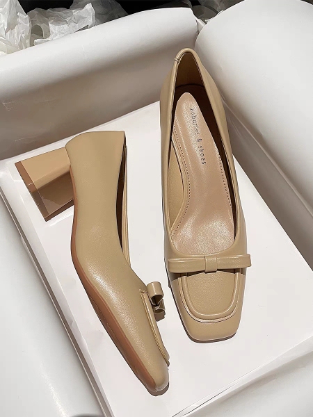 French-Style Apricot-Colored Chunky Heel Square-Toe Shallow High-Heeled Shoes 2025 Spring New Elegant Soft Leather Mid-Heel Professional Women's Shoes
