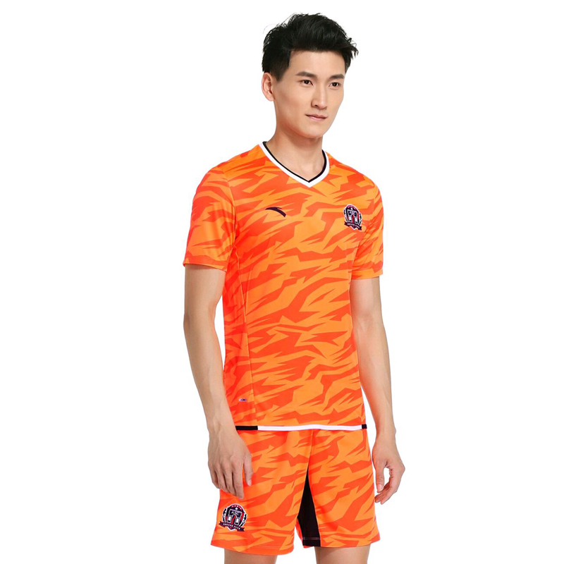 Anta anta đồng phục thể thao bóng đá nam bình thường Cạnh tranh Quần short tay ngắn cổ chữ V phù hợp với giải phóng mặt bằng 15622202 - Thể thao sau bộ thể thao nam đẹp