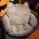Окруженная кошка