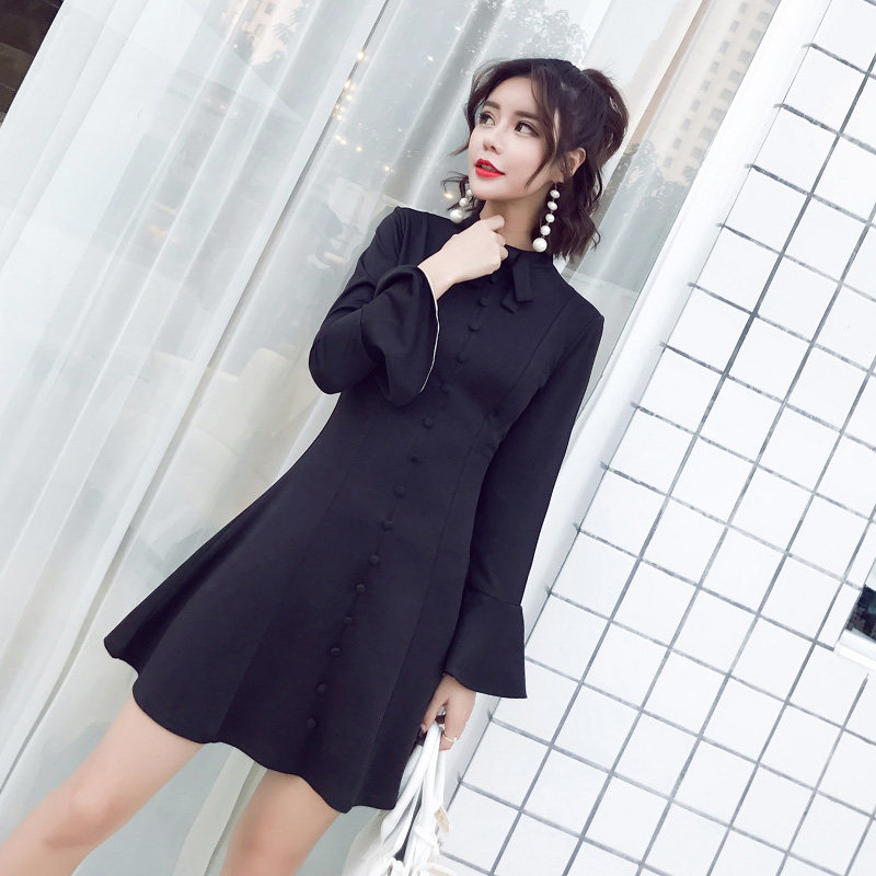 2017秋季新款复古名媛显瘦喇叭袖a字打底连衣裙女赫本小黑裙短裙