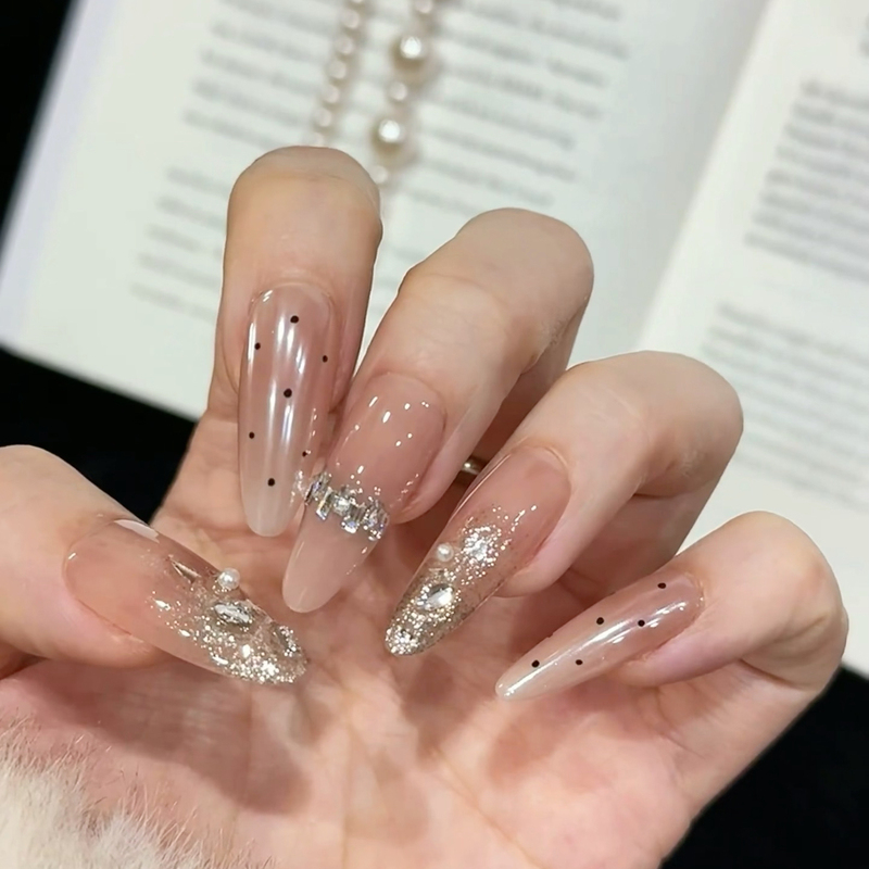 【Easy to Match】Mr. Lin Wears High-End, New Nude-Colored, Polka-Dot, Handmade Fake Nails