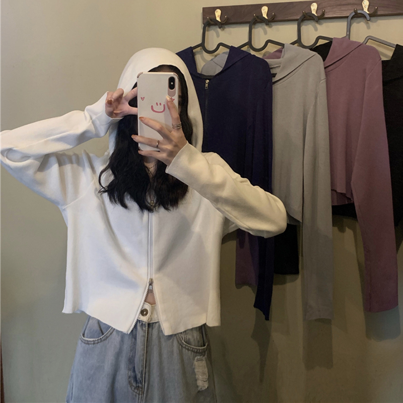 Miss's shop is so cute We have the same sweater, Wang Manni, the same hooded jacket, short section