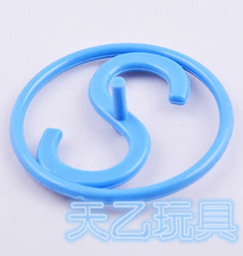 Заводская мини -тип дешевая буква формы маленькой на гироскопе yiwu Детская игрушечная вечеринка вечеринка вечеринка по подарочной вечеринке