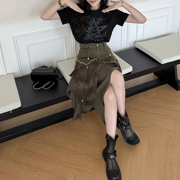 Korean Style Unique and Beautiful Small Suit for Women 2026 Summer New Printed Short-Sleeved T-Shirt Waist-Cinching Skirt Two-Piece Set