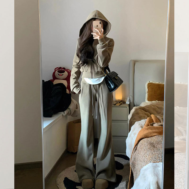 High-End Fashion Sportswear Suit for Women, Spring and Autumn, Petite Short Hooded Sweatshirt, Wide-Leg Pants, Casual Two-Piece Set