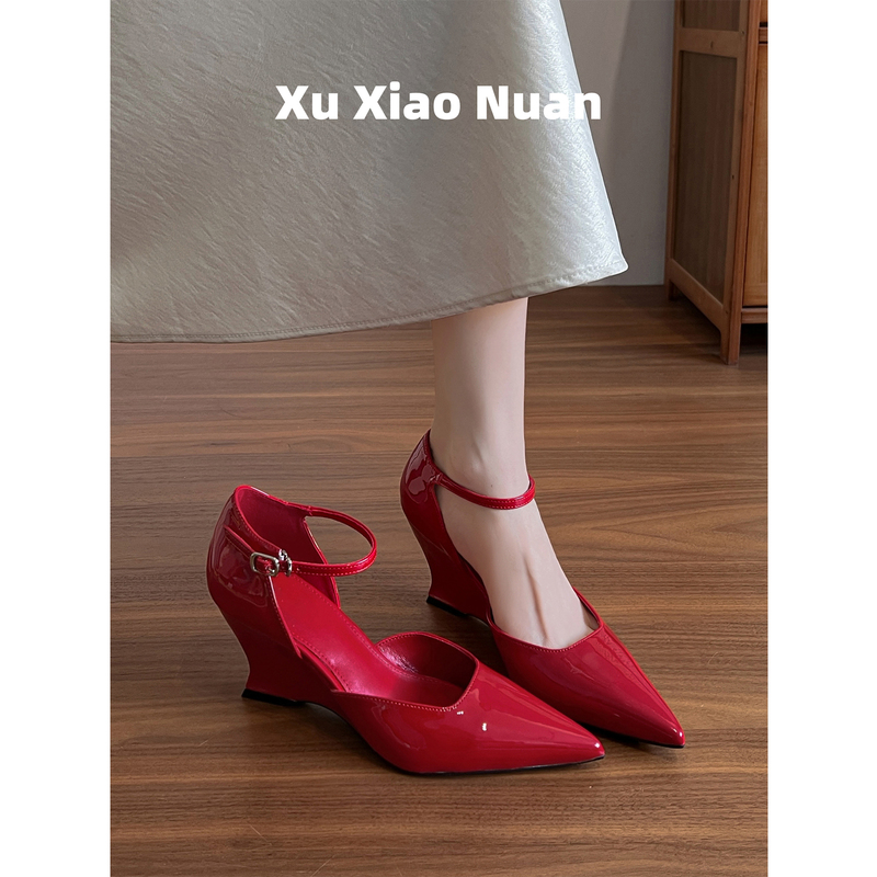 Sheepskin Version~Zhao Lusi's Same Style Red Patent Leather Wedge Heels for Women, Vintage Single-Strap Pointed-Toe Elegant High Heels