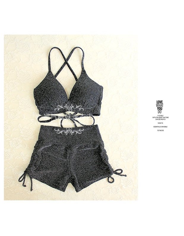 Hàn Quốc treo cổ áo ngực nhỏ màu đen để che bụng bầu mỏng manh gợi cảm bảo thủ bikini bikini ba mảnh áo tắm nữ áo tắm sexy