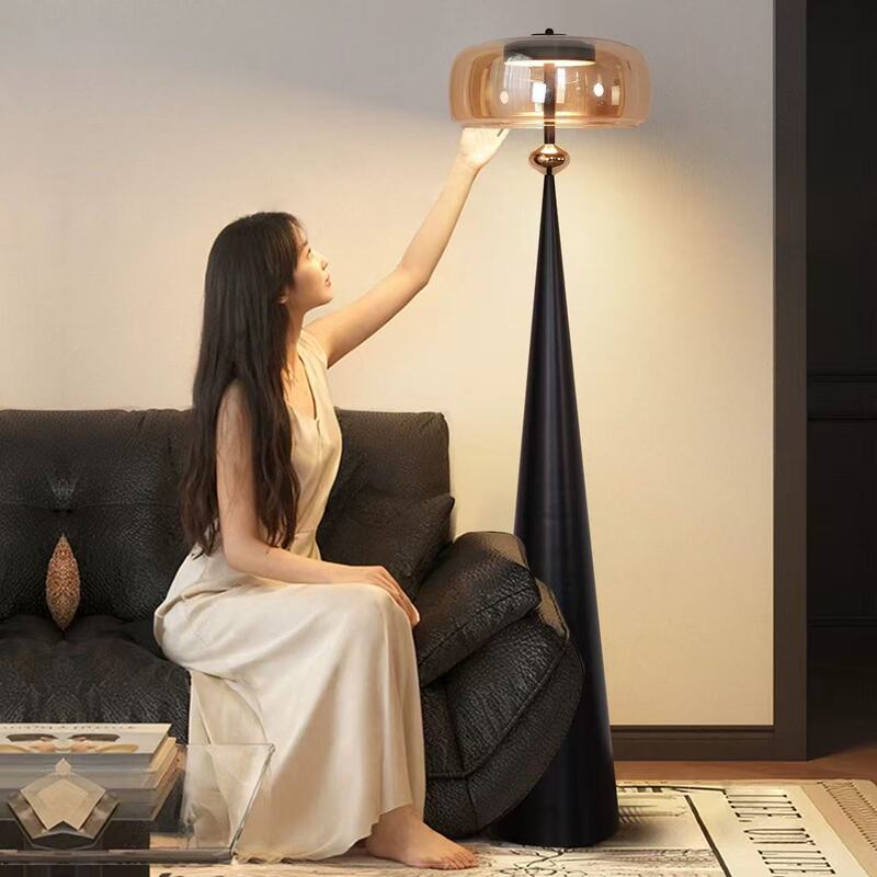 Italian Minimalist High-End Light Luxury Floor Lamp for Living Room and Bedroom, Nordic Atmosphere, Eye-Protecting Reading Standing Lamp Beside the Sofa