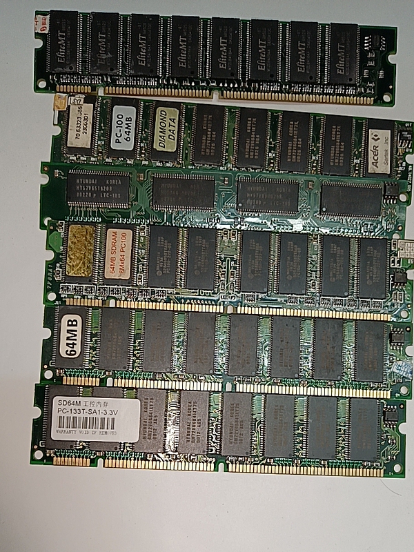 Original Genuine Sd32M 64m 128m 256m 512m Industrial Control Equipment Desktop Memory with Normal Functionality Unit Price