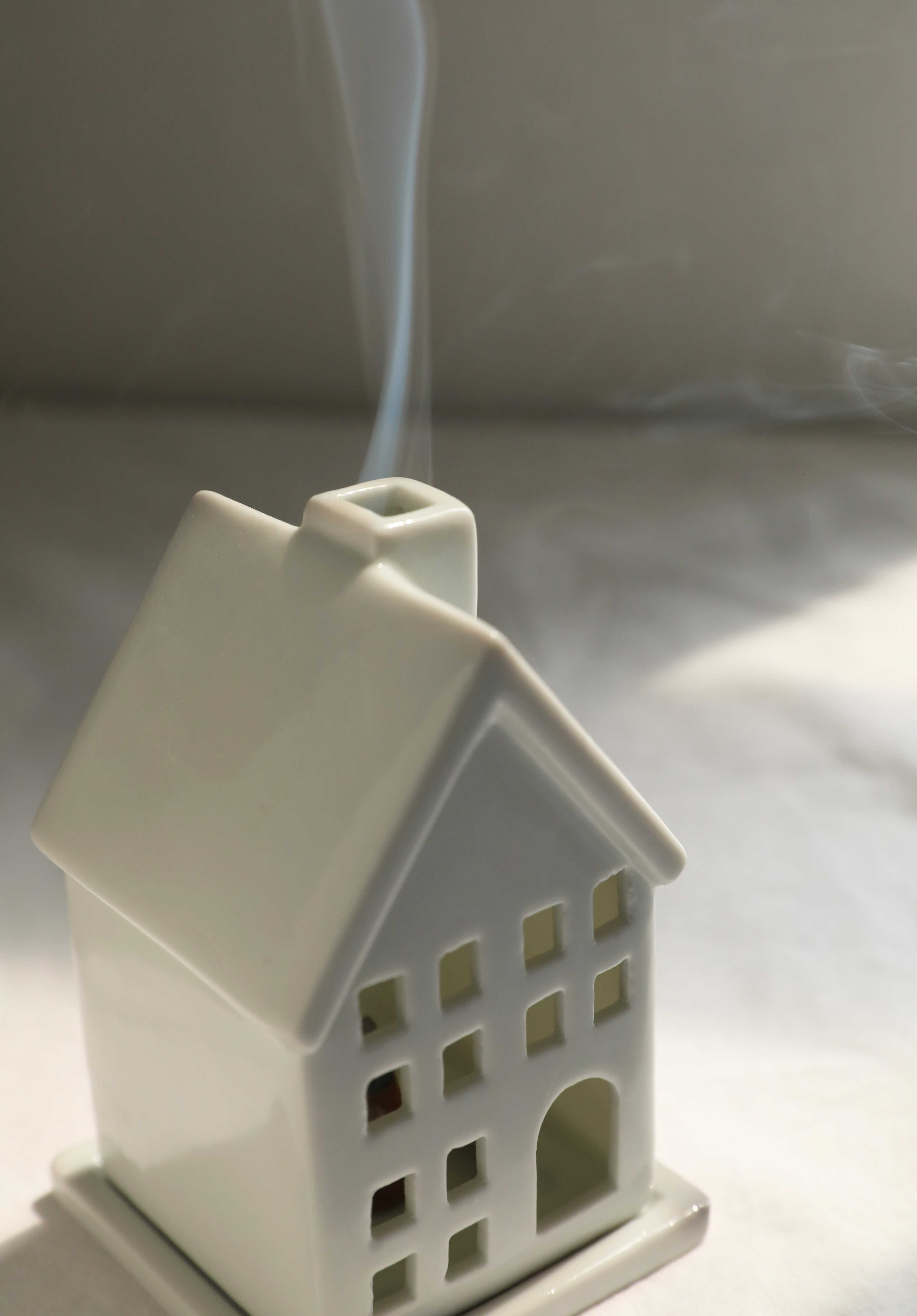 Оформление рабочего стола muse garden 做好三餐过好四季 出口丹麦陶瓷做旧小房子香薰台