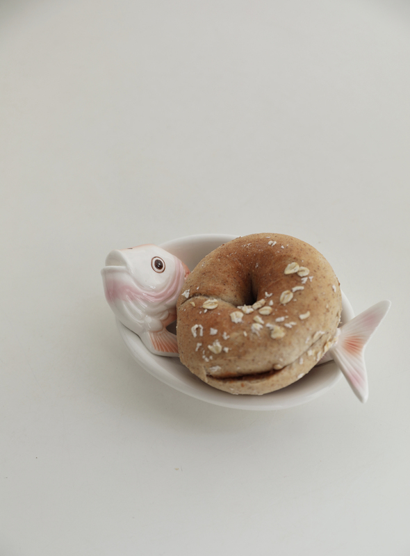 Muse Garden Transforms into a Beast That Eats Meat. In-Stock Sunart Hand-Painted Three-Dimensional Fishbone Ceramic Snack Plate Muse Garden Transforms into a Beast That Eats Meat. In-Stock Sunart Hand-Painted Three-Dimensional Fishbone Ceramic Snack Plate