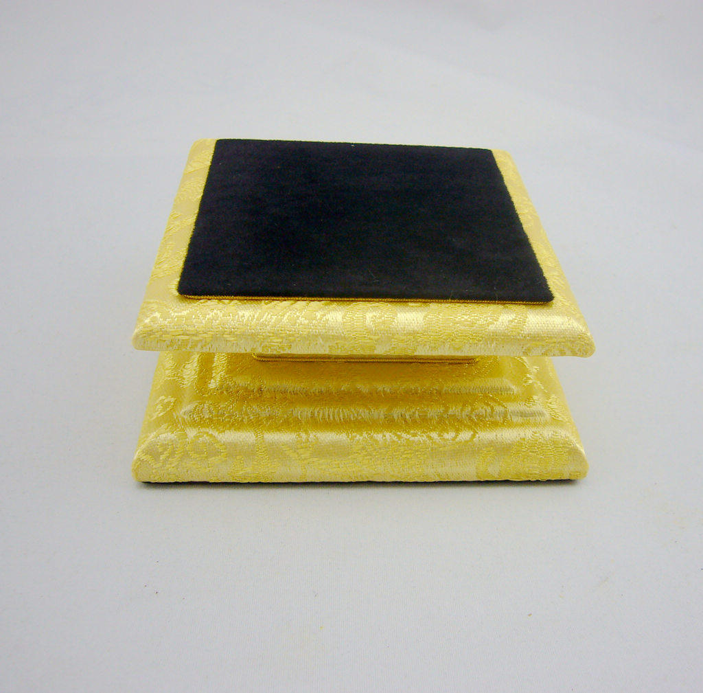 Brocade Flannel Display Base Jewelry Shelf Inlaid Flower Jewelry Table Display Base Bracelet Display Base-Taobao