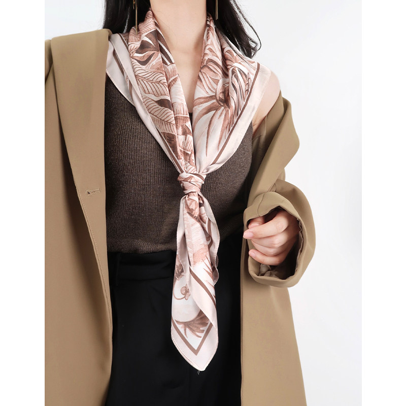 Miss Kelyn (Jungle Journey) high-end Baotou large square scarf vacation travel sun protection with shawl scarf