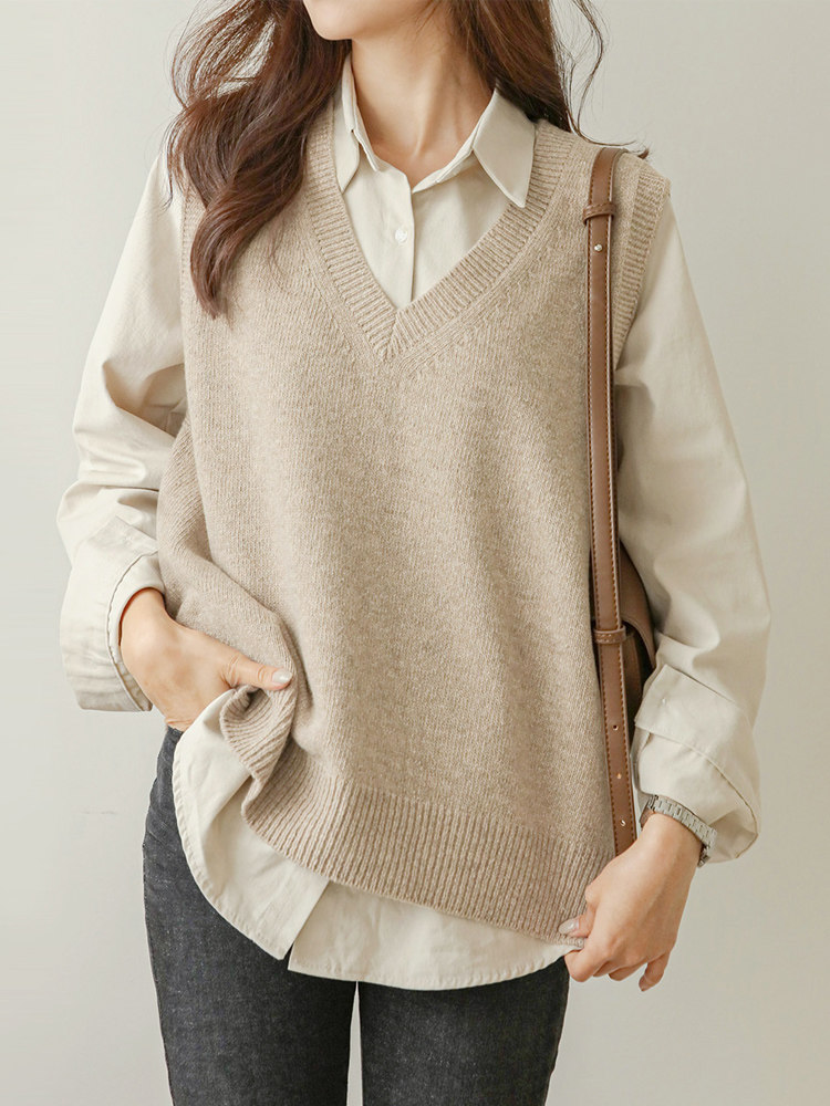 Knitted vest women's spring and autumn 2021 French new solid color V-neck commuter all-match knitted ladies waistcoat vest