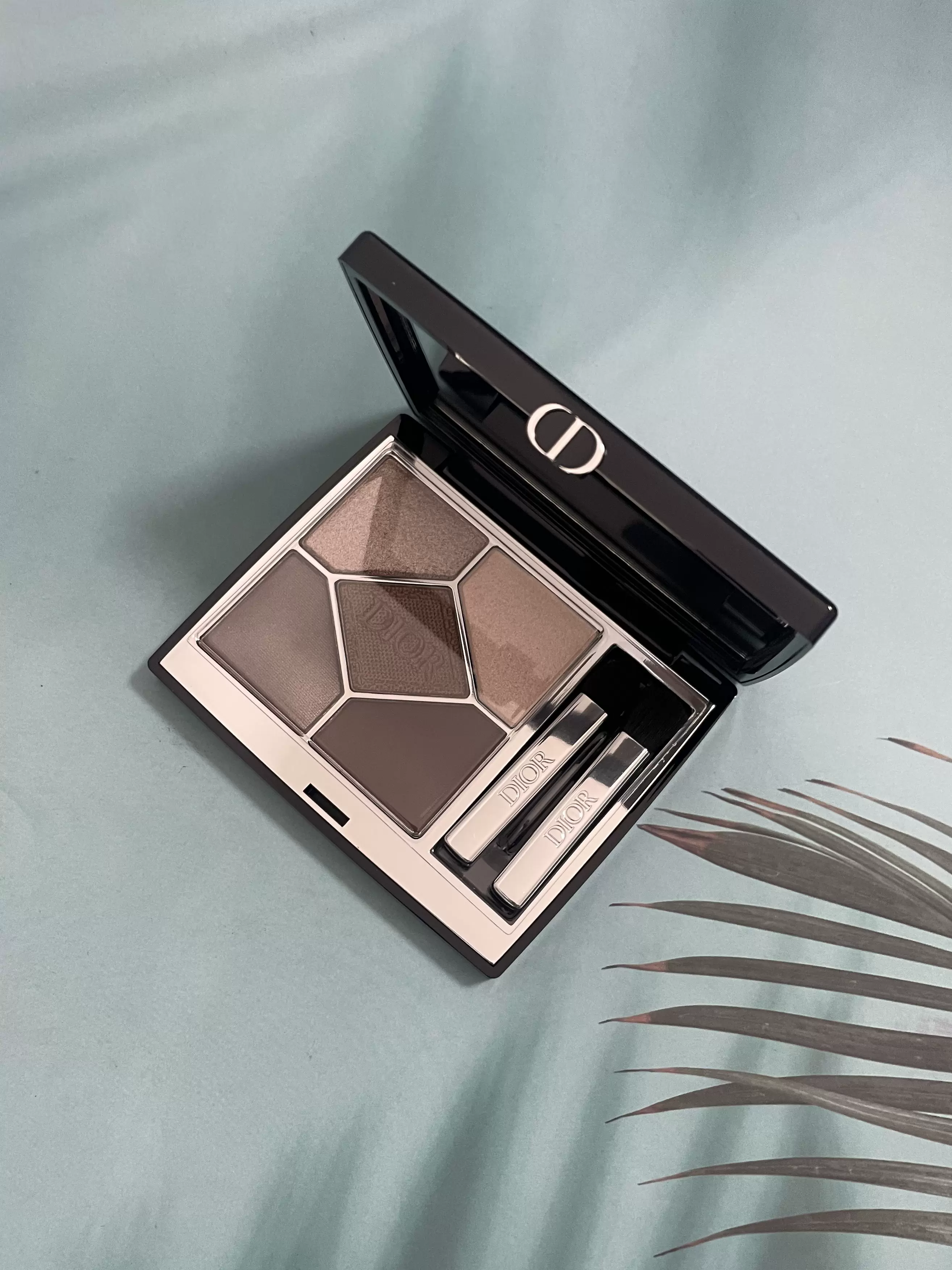 Dior/ 2023 689 669 679 599 769