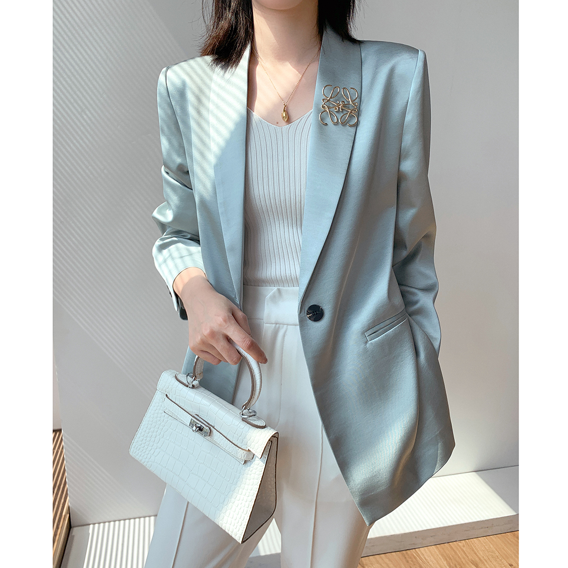 Blue suit jacket casual design sense 2021 spring and autumn new style acetate satin high-quality small suit jacket female
