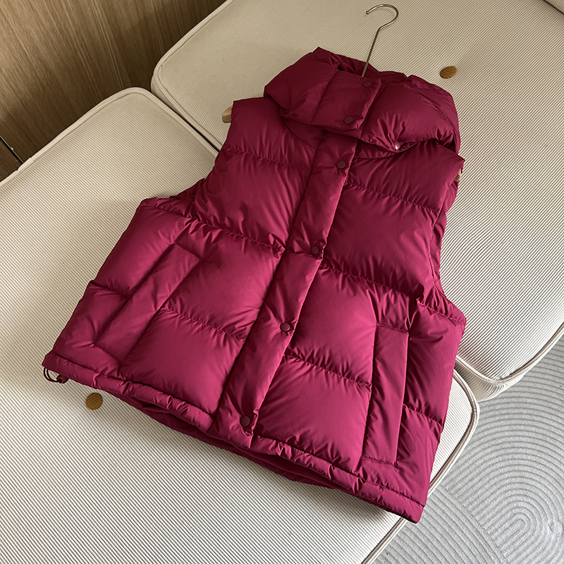 2025 New Dragon Fruit Color Short Hooded White Duck down Vest for Petite Women, down Jacket Vest