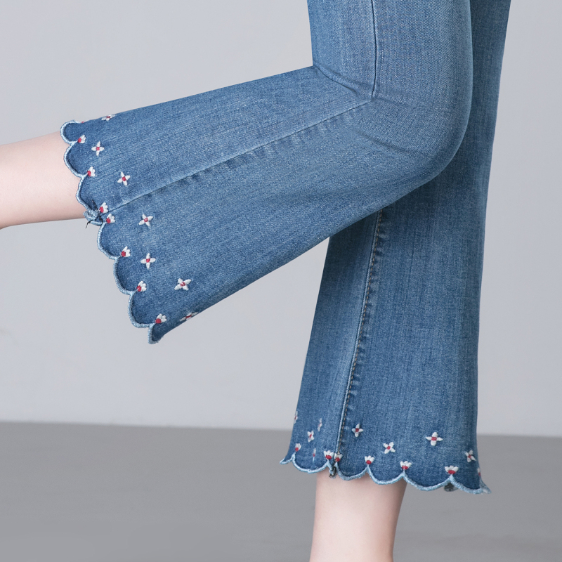 Fashionable Age-Reducing Floral Embroidered Jeans for Women, Summer 2026 Popular High-Waisted Stretchy Slim-Fit Cropped Flared Pants