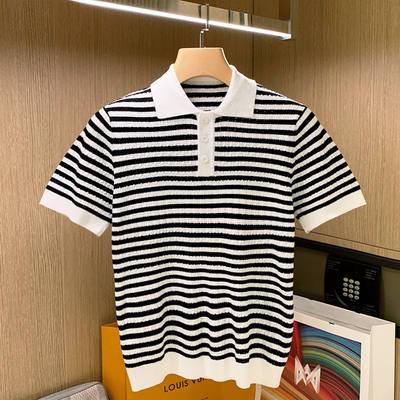 A new summer style of men's knitted short-sleeved, casual and fashionable polo shirt with a lapel and a cool, stylish look