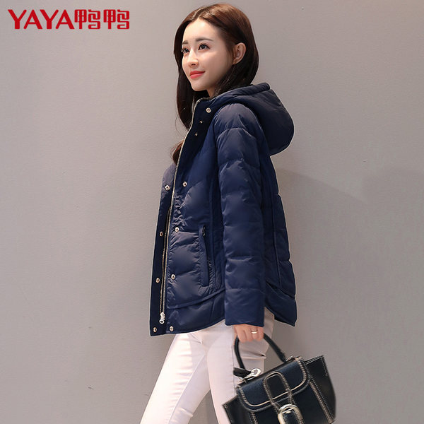 鸭鸭 短款修身连帽 女式羽绒服 优惠券折后￥159包邮（￥229-70）2色可选
