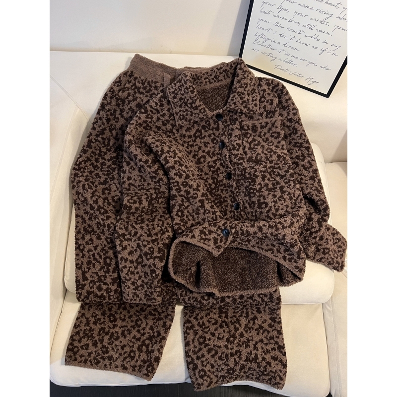 Miss Bunny Retro Leopard Print Half-Velvet Pajamas for Women, Fleece-Lined, Thickened, Warm Home Wear Set, New Winter Style