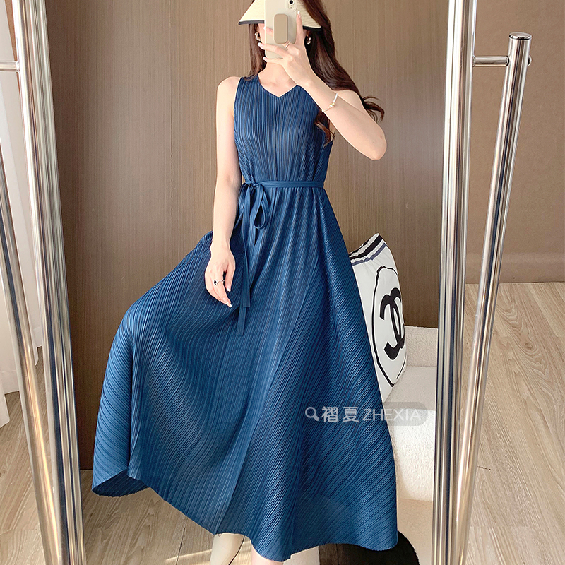 Miyake-Style Elegant Flared Dress for Women, New Summer Plus-Size Slimming A-Line Sleeveless Pleated Tank Long Dress
