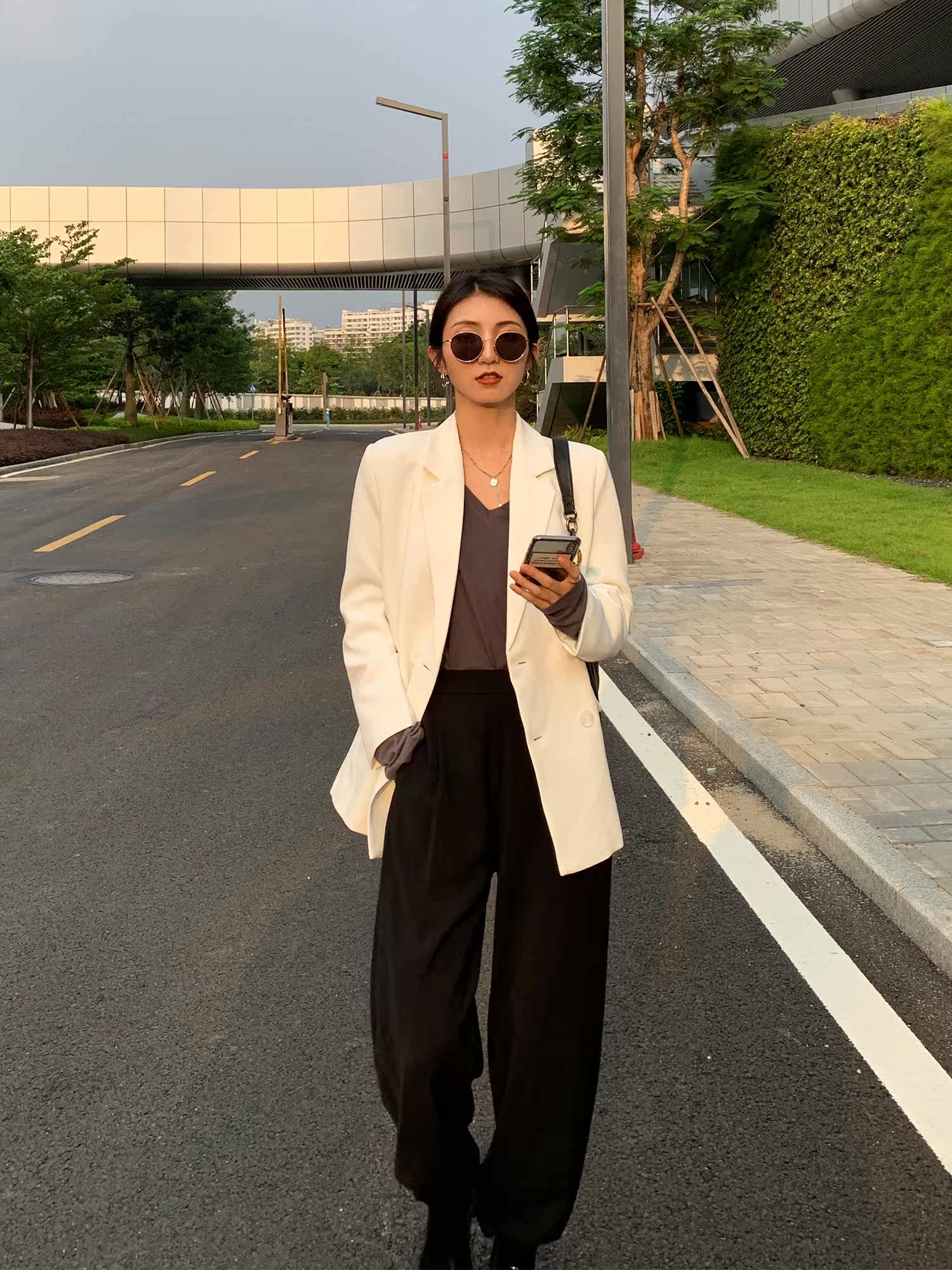 Japanese white blazer women's design sense double-breasted niche Korean loose casual slim suit